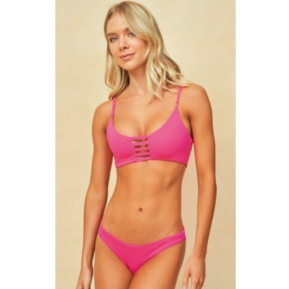 Maaji Radiant Pink Praia Reversible Bikini Top. - Picture 1 of 6